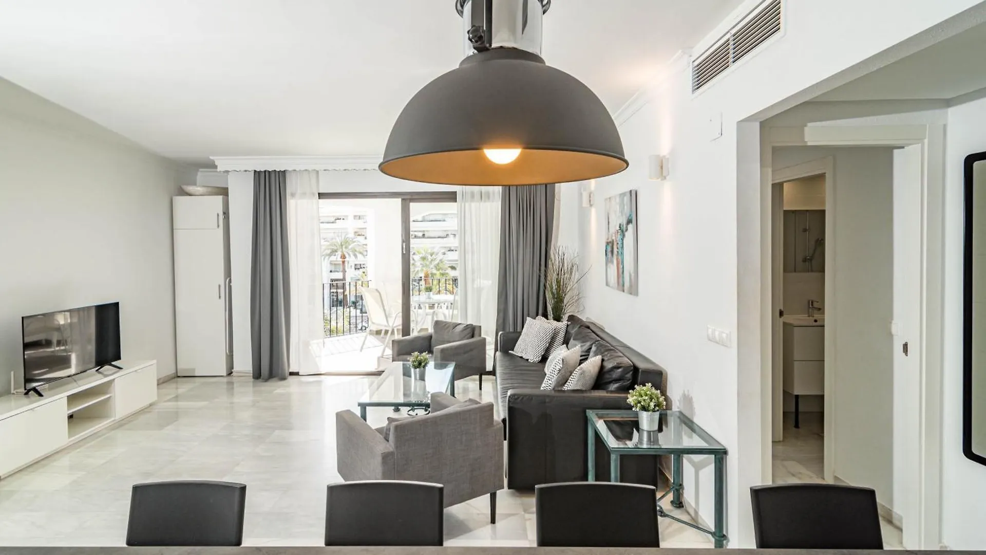 Harbor Getaway In The Heart Of Puerto Banus With Walking Dictance To Everything Marbella Apartment