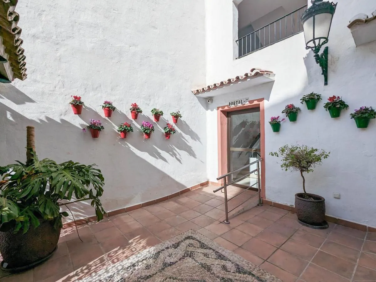 Apartment Harbor Getaway In The Heart Of Puerto Banus With Walking Dictance To Everything Marbella