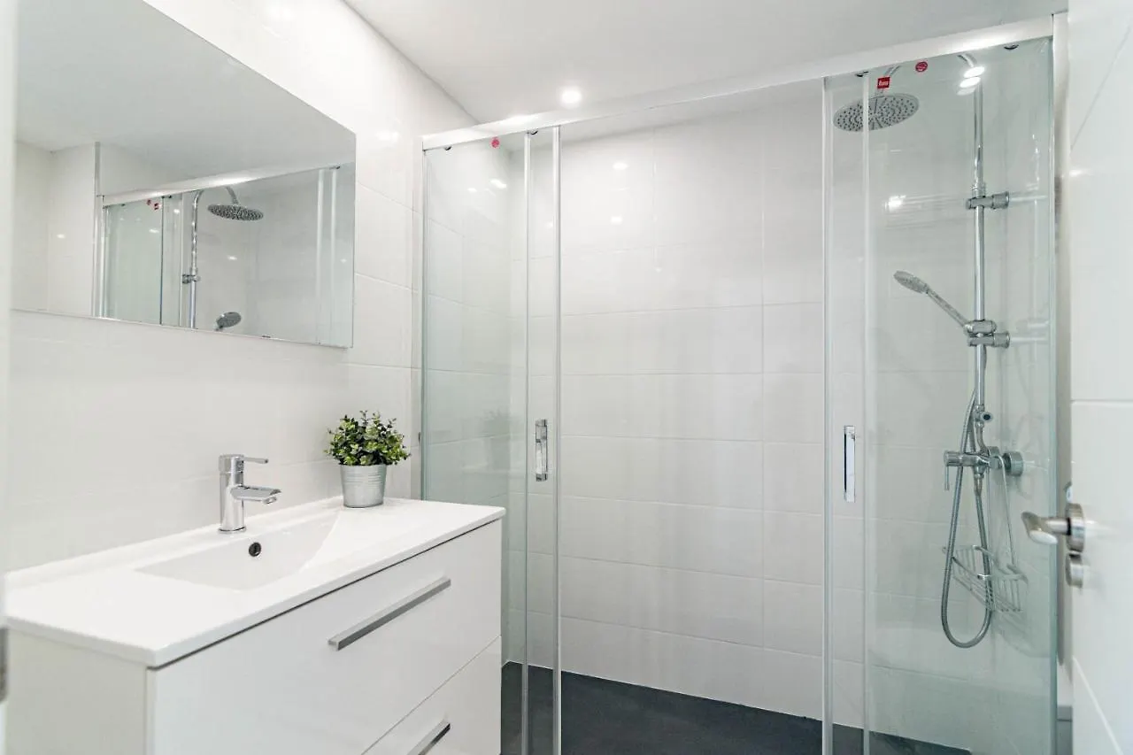Apartment Harbor Getaway In The Heart Of Puerto Banus With Walking Dictance To Everything Marbella