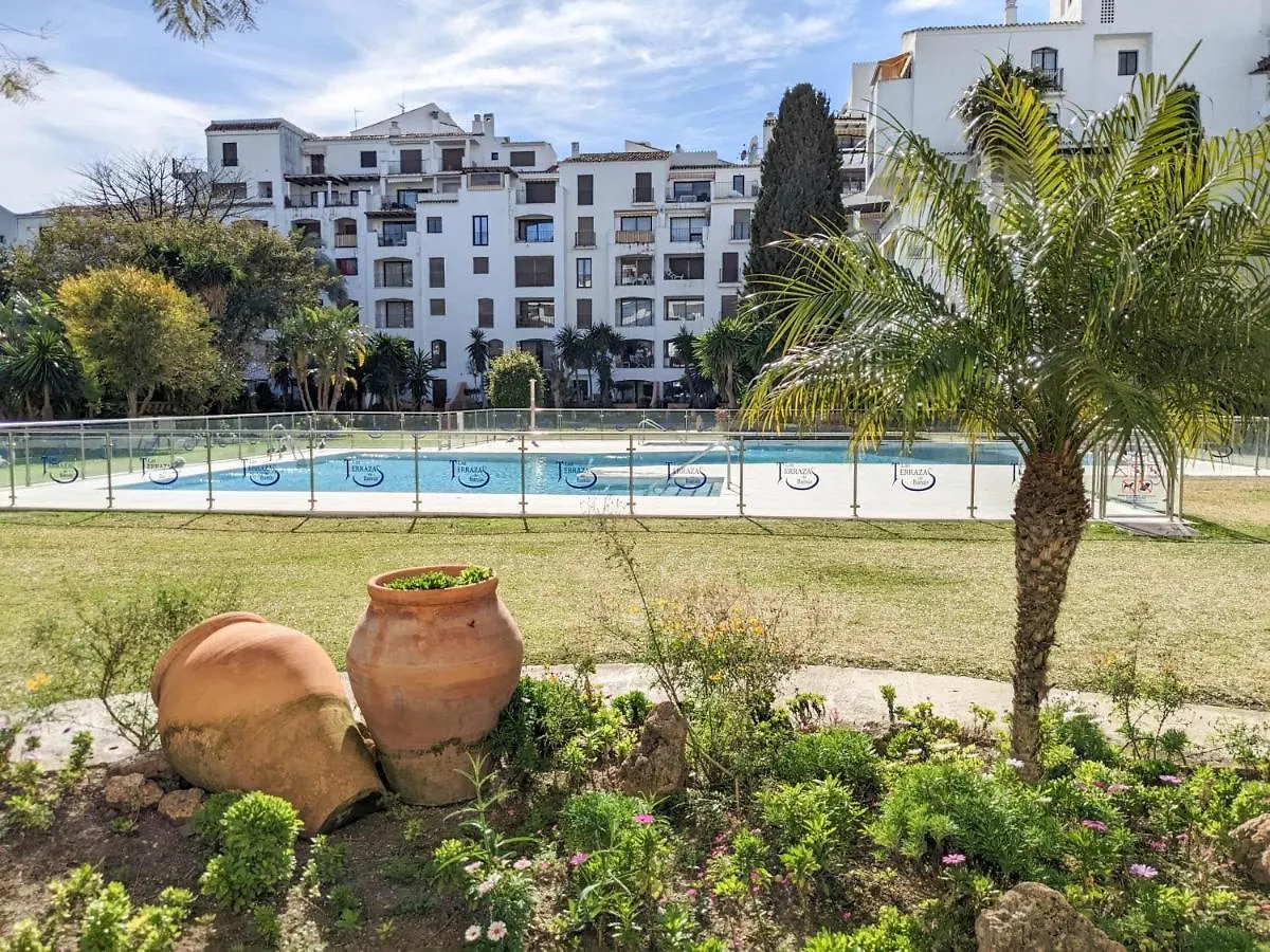 Apartment Harbor Getaway In The Heart Of Puerto Banus With Walking Dictance To Everything Marbella